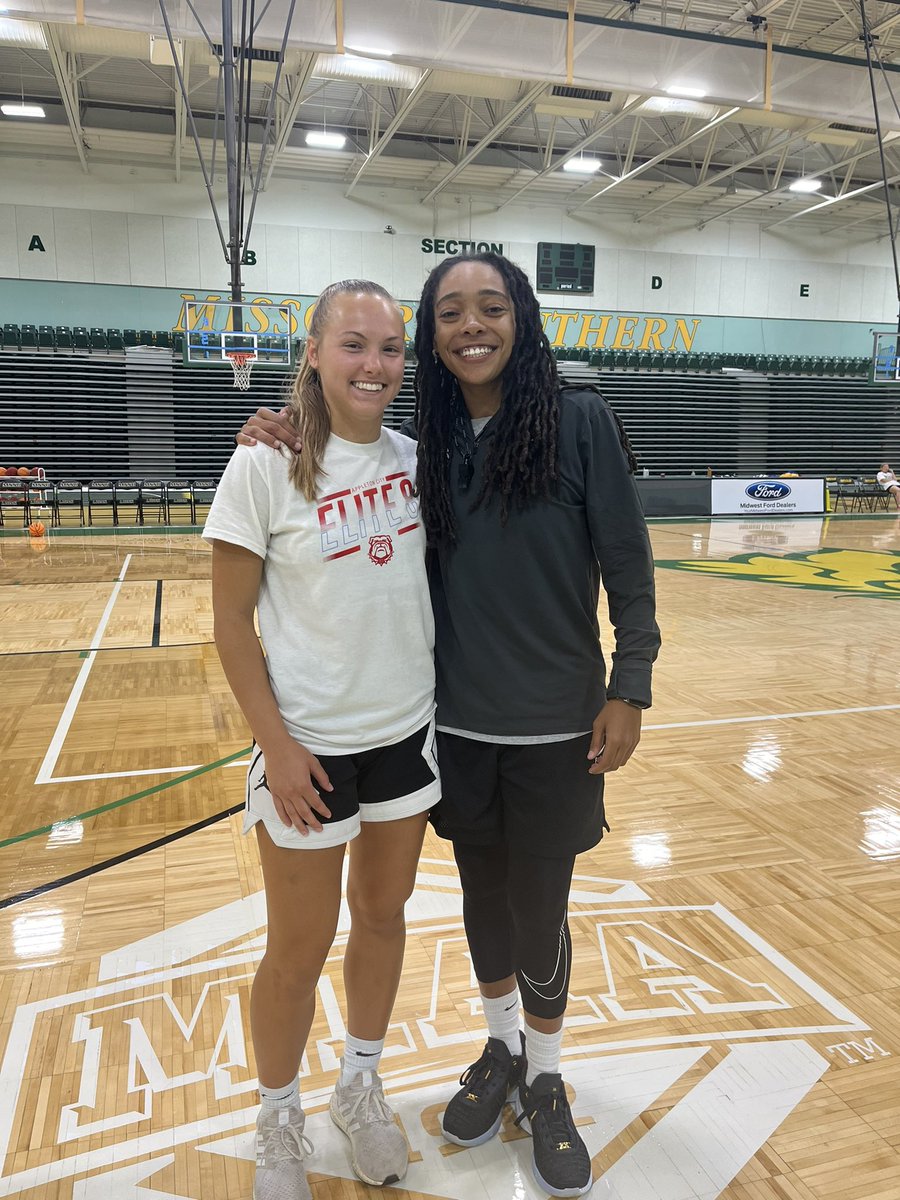 Baylor Brownsberger (@baylor_bberger) on Twitter photo Thank you for a great camp! Loved getting to know your staff and players! <a href="/CoachRessel/">Ronnie Ressel</a> Thank you for a great camp! Loved getting to know your staff and players! <a href="/CoachRessel/">Ronnie Ressel</a>