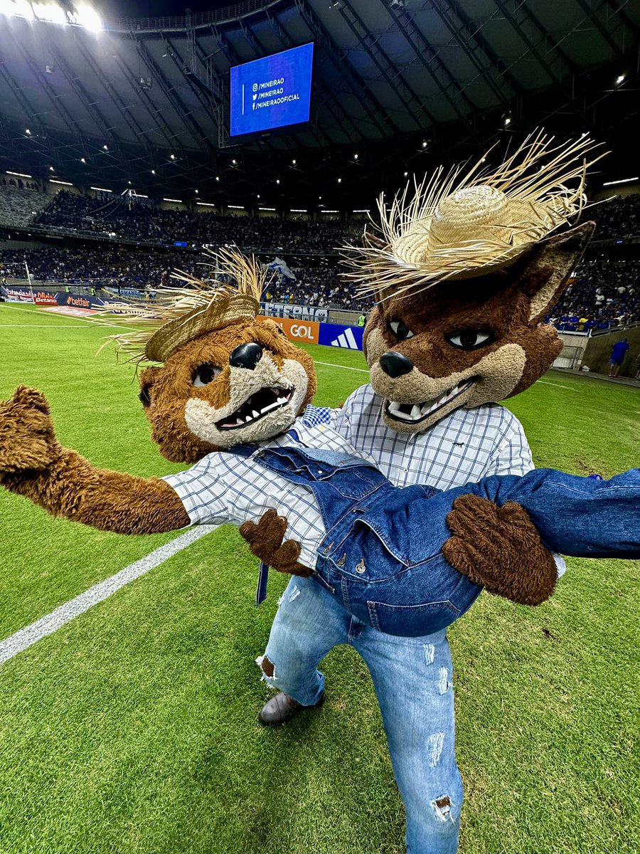 Cruzeiro's tweet photo. ANARRIÊ, CABULOSO! 🤠 https://t.co/NsXGSzpa7b