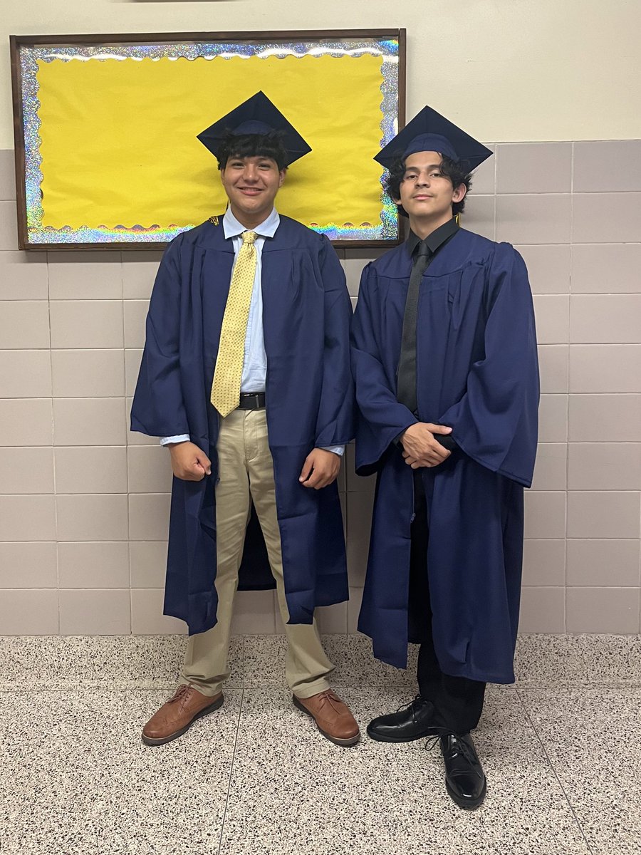 TeachyKeane's tweet photo. I couldn’t possibly be more proud!!!!! Congratulations to the Bethpage Golden Eagles class of 2024. You’re destined for great things! 🤍 #WeAreBethpage https://t.co/JaBnD6LWF5