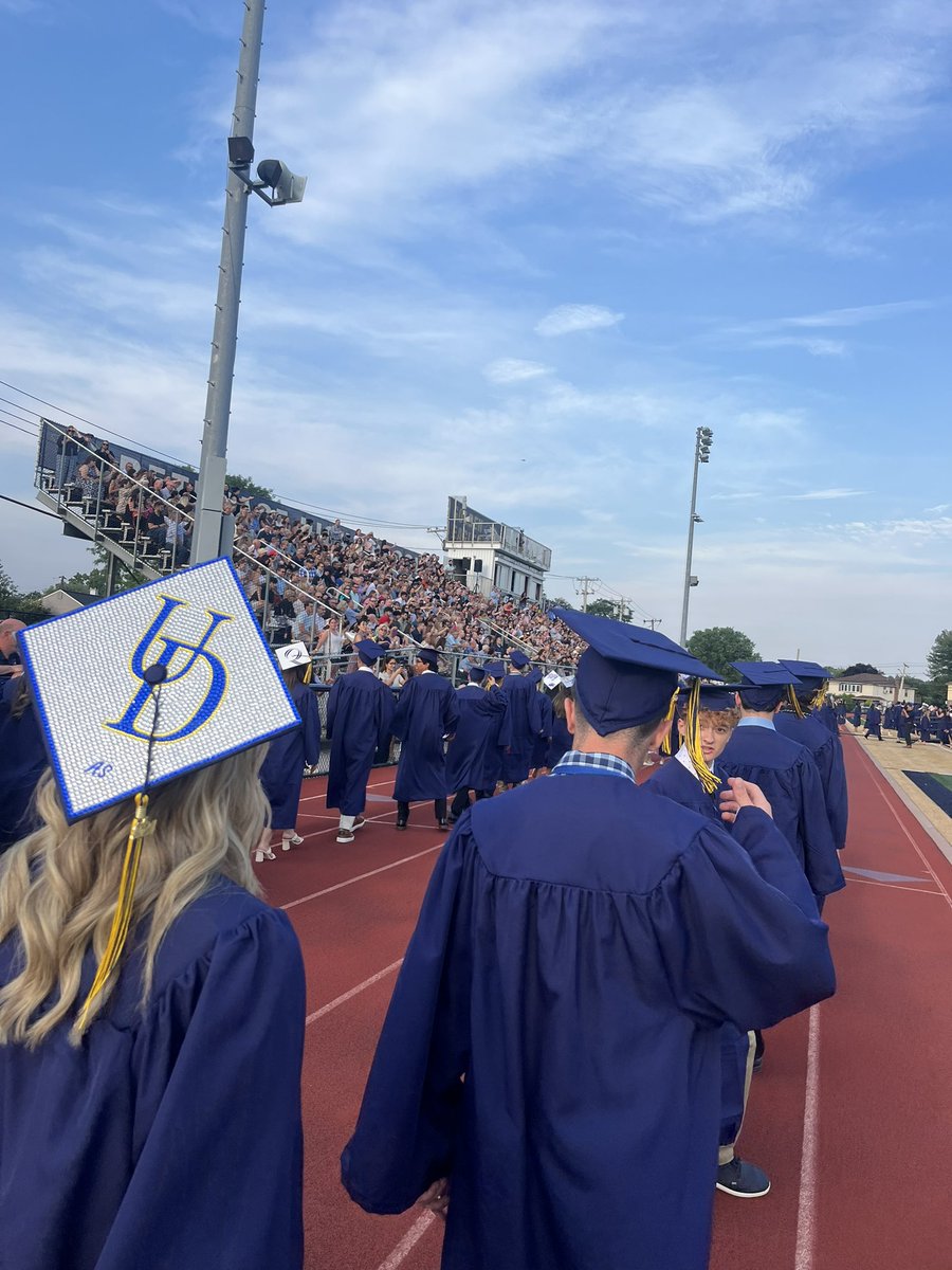 TeachyKeane's tweet photo. I couldn’t possibly be more proud!!!!! Congratulations to the Bethpage Golden Eagles class of 2024. You’re destined for great things! 🤍 #WeAreBethpage https://t.co/JaBnD6LWF5