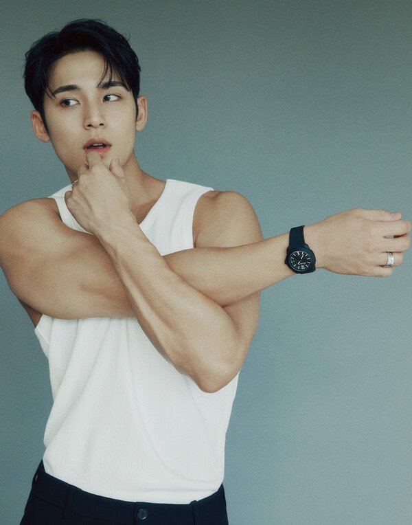 gyumedia's tweet photo. MINGYU FOR BULGARI X MEN NOBLESSE

#MINGYUxBulgari
 #MINGYU #민규 #세븐틴 https://t.co/ISxScUKI4P