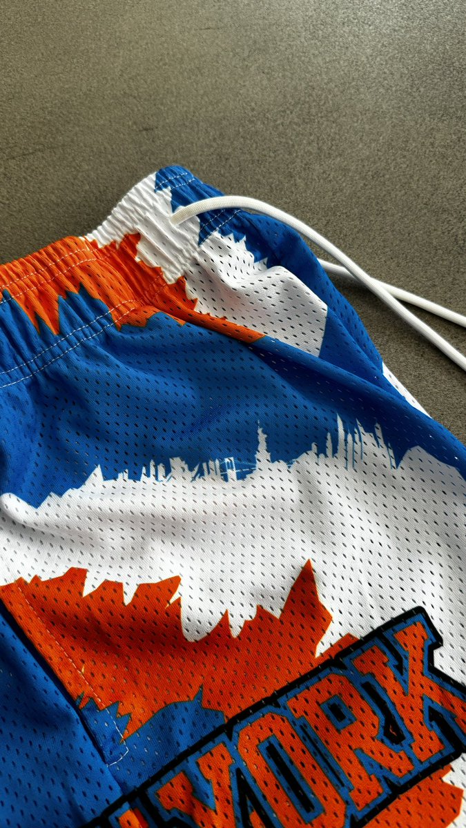 bennnydi's tweet photo. @JeffEisenband Bought these shorts and all of a sudden the Bridges and OG news happens 😂😂 #goodluckshorts #LGK https://t.co/lctGNIKvsj