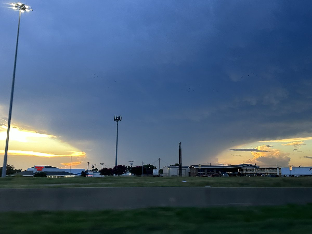 NETexasMedia's tweet image. Looking towards  Sherman Tx from Greenville Tx  #txwx