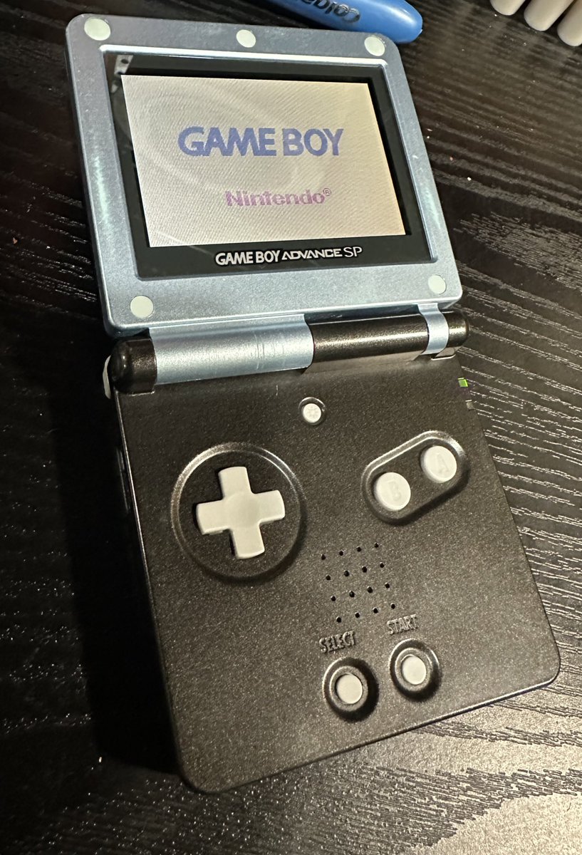 togepi_treks's tweet photo. Repaired a buddy’s SP that was accidentally dropped. It was his childhood SP and he wanted to keep it as original as possible. Unfortunately the base was destroyed but luckily the screen and upper were intact! Cleaned it up as well.
#retrogaming #retrorepair #gameboySP #gameboy https://t.co/WypQ3XSbPC