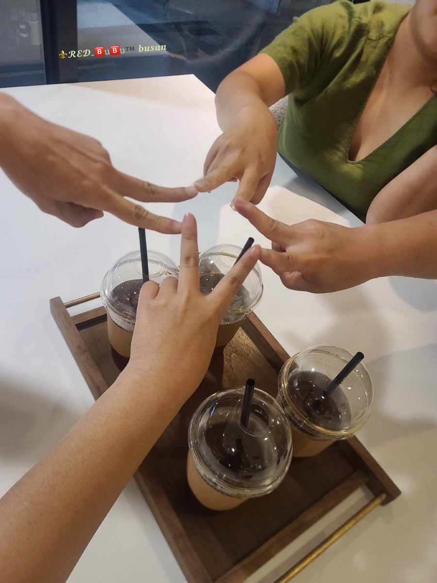 정말 오랜만에 행복한 건오였다.

대화 할때 부터 좋은분 같았는데 내 촉은 틀리지 않았다. 

우리시간 배려해서 만나준 동생분들 고마워요.
진심으로 유쾌하고 행복한 시간이었어요~🥰
@Yh33229185

#건오
#서면
#부커만남