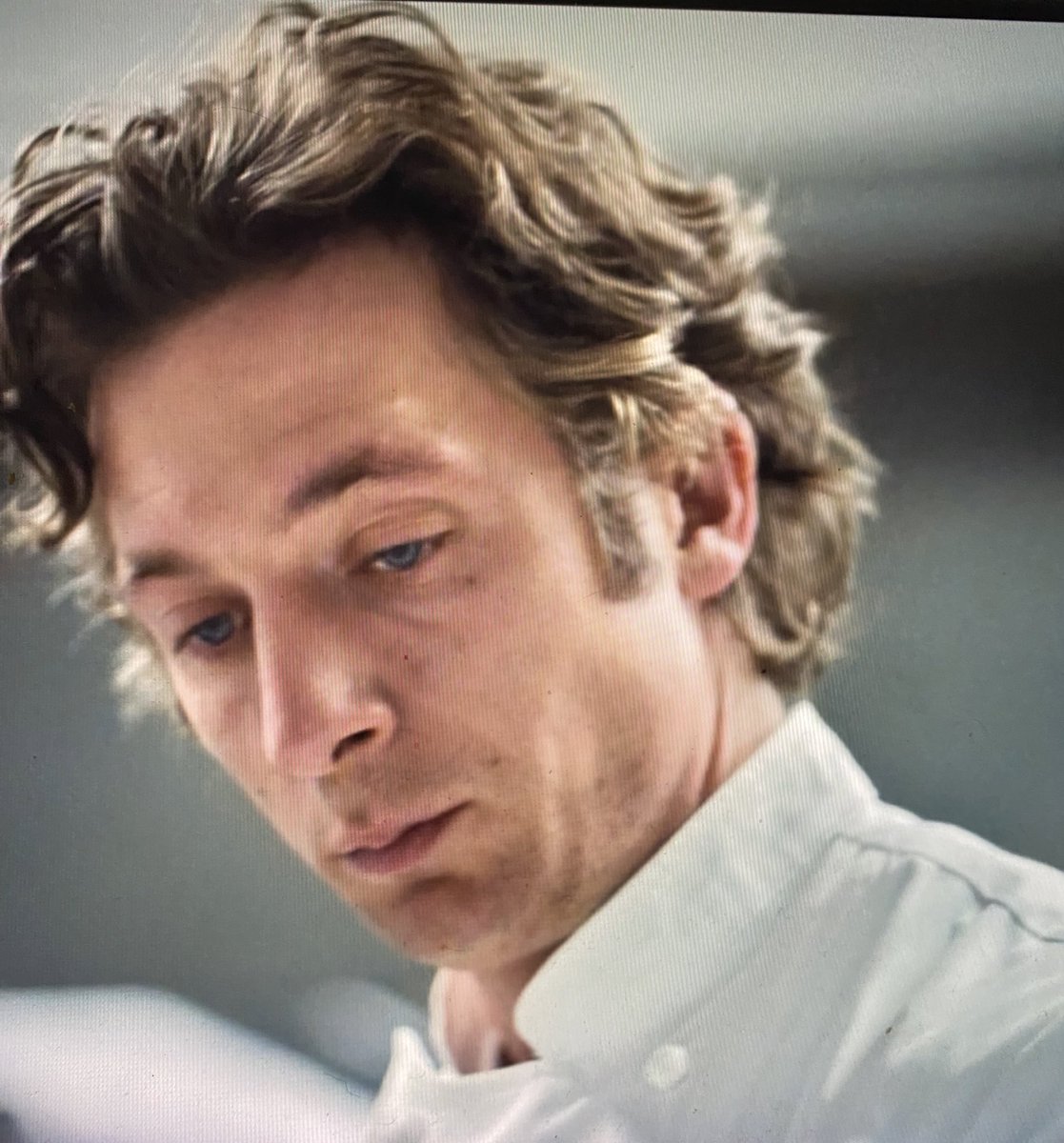 KyloRxns's tweet image. The way I audibly gasped?? Carmy’s first creation being served to Sydney?! OH THE SOULMATISM IS INSANE 😭❤️
#TheBear #SydCarmy