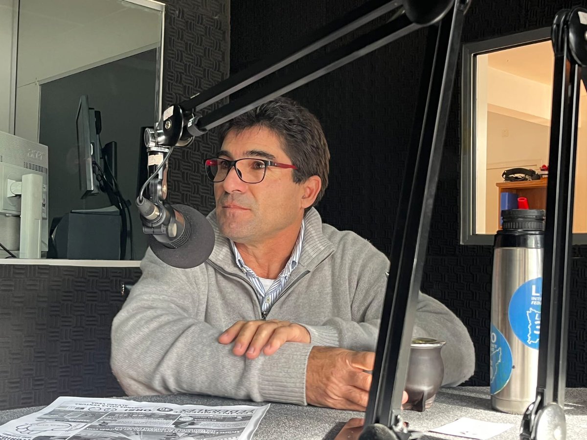 tvflorida's tweet photo. "En el interior ganamos nosotros"

Rumbo a las elecciones internas del domingo 30 de junio entrevistas en Buen día Florida y Rompecabezas al líder de Federales del Interior lista 30 del @PNACIONAL  @leocorujoo.

 https://t.co/4K2nDZh4DV https://t.co/fs4NxV2Pmx