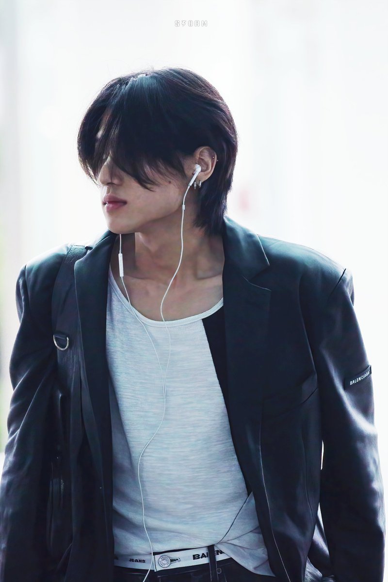 feel_the_storm's tweet photo. 230915 인천 출국
#에이티즈 #우영 
#ATEEZ #WOOYOUNG https://t.co/5tO5kI7eXh