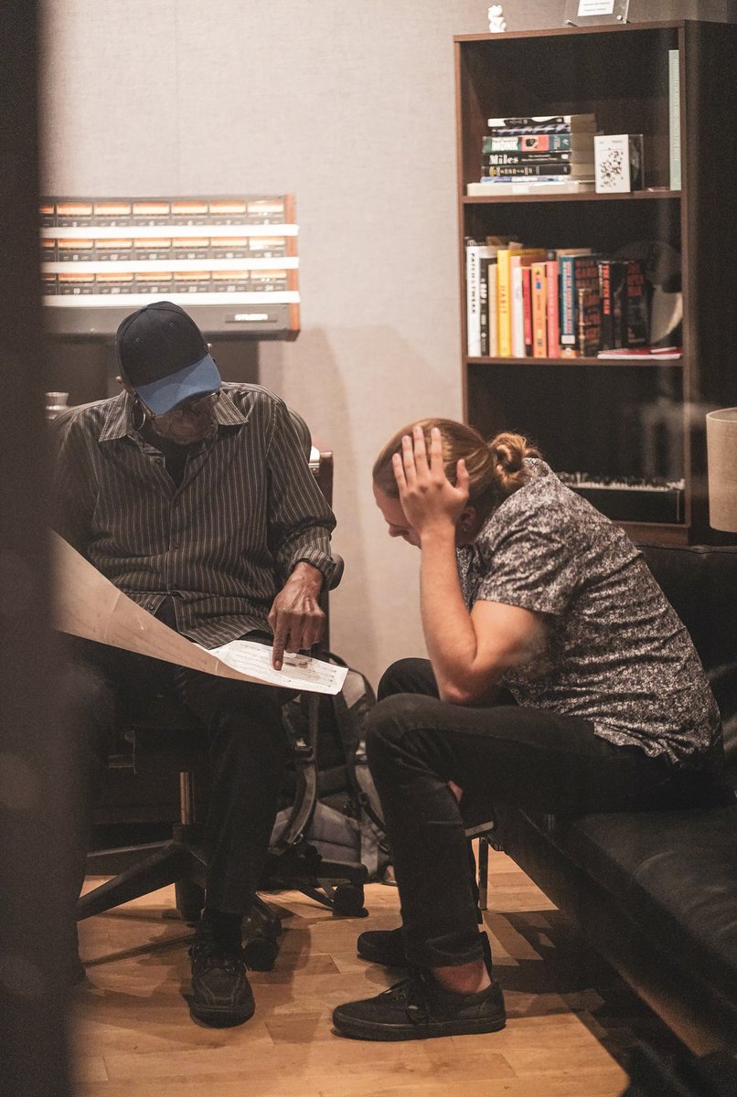 Happy 87th Birthday to my hero and mentor, NEA Jazz Master Reggie Workman!

It is an absolute honor and privilege to work alongside you as your assistant for over eight years. Thank you for your friendship, support, and endless inspiration, Reggie! 💙 

📸: <a href="/sadgirlmosh/">sarah clare</a>