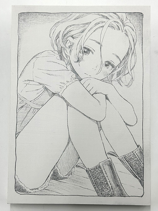A4サイズの木製フレームと色紙にそれぞれ描いた鉛筆画も追加しました。