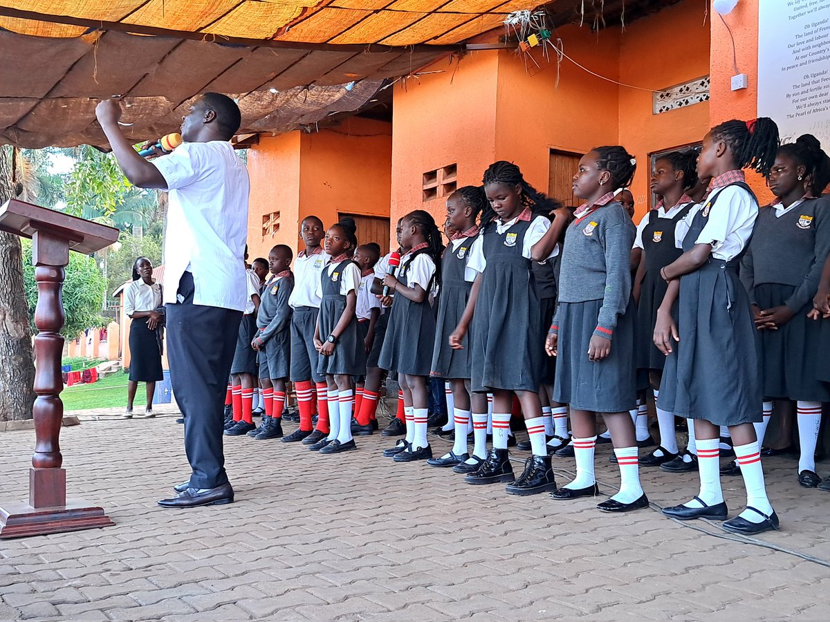 cleversorigin_'s tweet image. Morning greetings to Clevers' Origin family from our dear Principal.