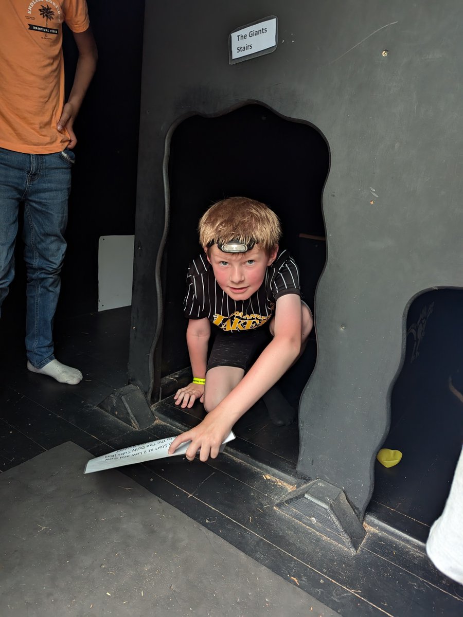 Year 4 are having a great time at Carey! Lots of happy campers!