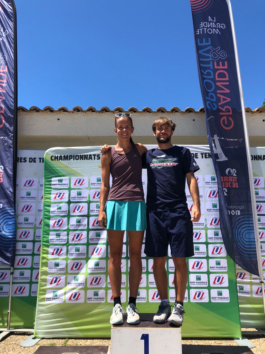 Le championnat de France FFSU de Tennis se déroulait à la Grande Motte du 18 au 21 juin. A cette occasion la paire mixte Rachel Goujon (L3ES) et Clément Barrouyer (L3EM) est devenue Championne de France de sa catégorie.
Félicitations à nos étudiants !
<a href="/umontpellier/">Université de Montpellier</a> <a href="/FFSportU/">FFSU</a>