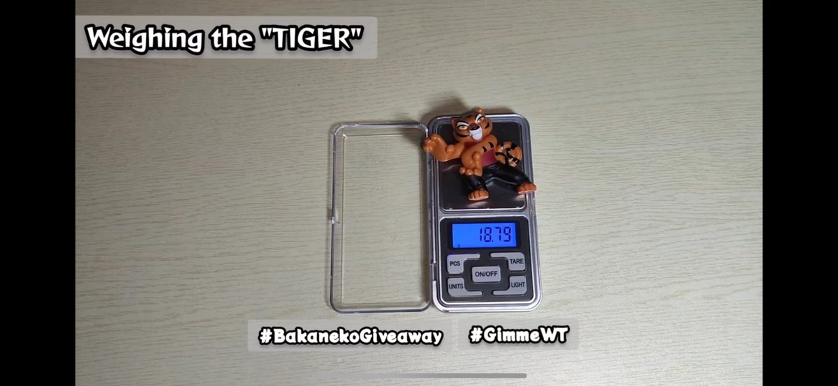 GLB93002073's tweet photo. @amaikohiich I really like this idea of a giveaway! It’s not your usual “support me on patreon” stuff, but actually very creative. :) 
Got here by watching the “awakened” bit video! I also recommend subscribing on YT for beyblade content. 😌 #bakanekogiveaway #gimmewt https://t.co/f0QrBLnWjL