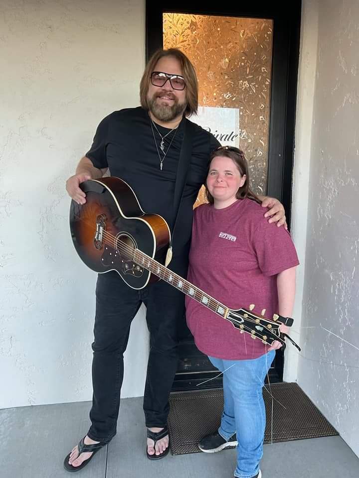 Hey <a href="/jamesotto/">James Otto</a> come back to AZ and do a show with my buddy <a href="/Mattfarriscntry/">Matt Farris</a>. #countrymusic