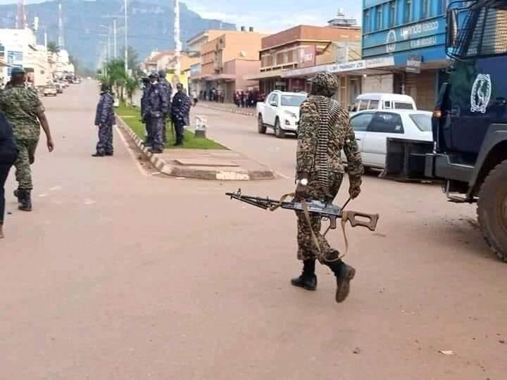 Emmamukinga's tweet photo. Nothing will stop us, being a slave in my own country must end with me but my kids
#StopCorruption
#March2Parliament https://t.co/BlkqHYdaxl