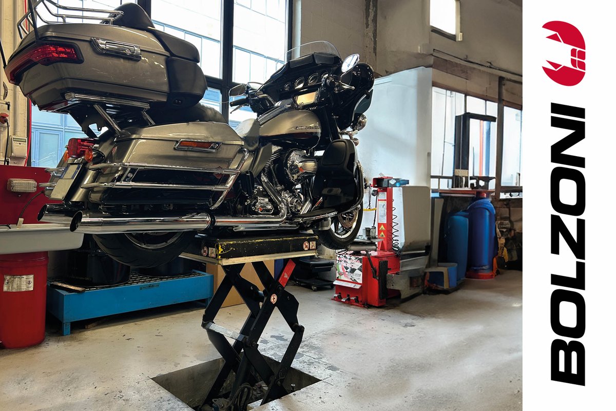 Get ready for the season with a check on your bike.
 
At the <a href="/harleydavidson/">Harley-Davidson</a> workshop in Torino they installed our #BOLZONI lift table for motorcycle maintenance.

🔗 lnkd.in/gBAuwpS 

#Bolzonigroup #MHE #liftingtables #HarleyDavidson