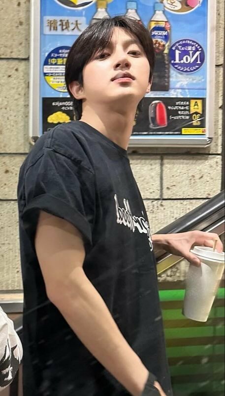 bongjaekeeper's tweet photo. EXCUSE ME SIR?!!! BONG JAEHYUN HELLOOO?!! 😭😭😭 https://t.co/J36lR1SwEM