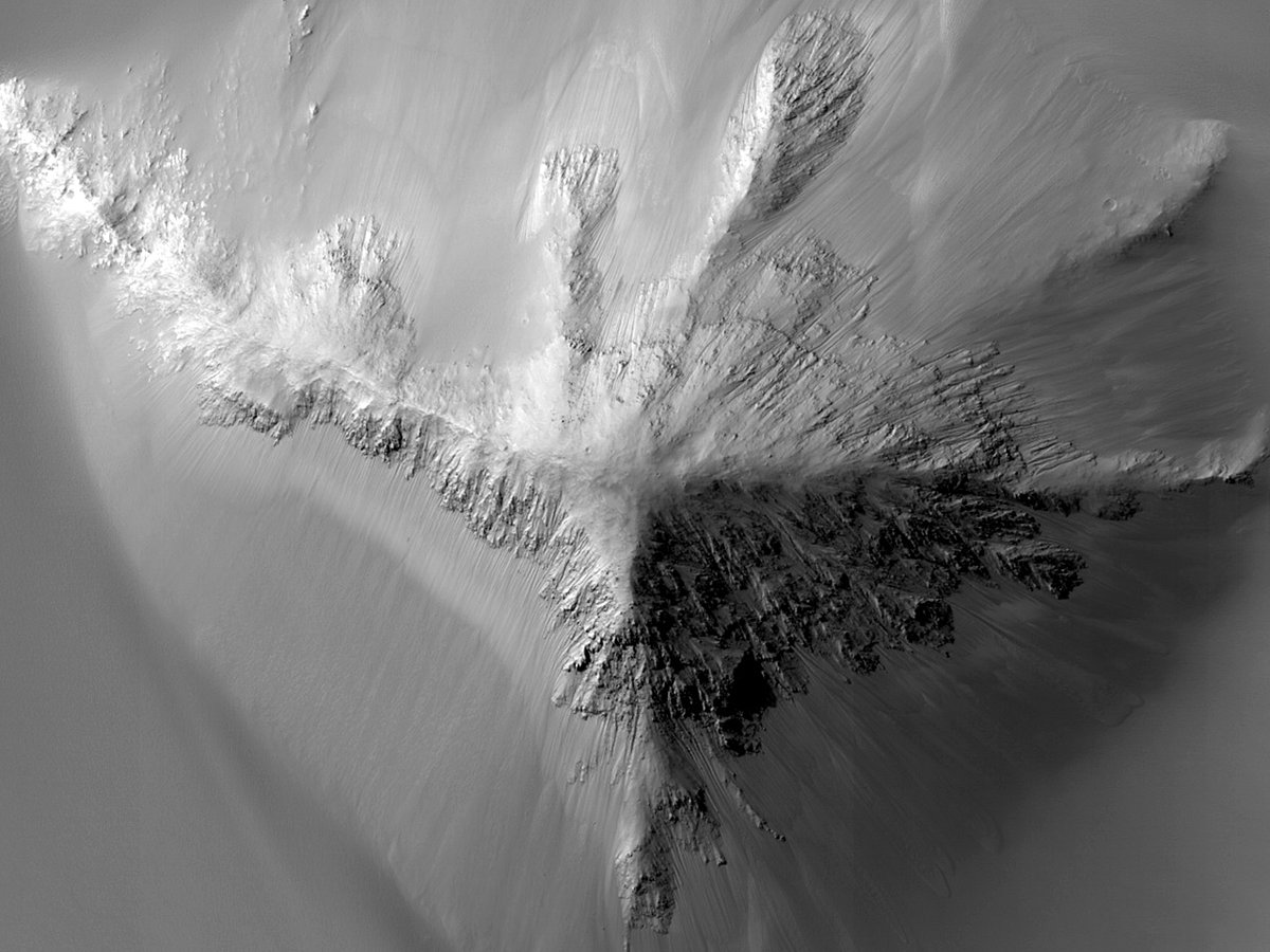 HiRISEDeutsch's tweet image. Abhänge in Juventae Chasma
Dieser Hügel wirkt wie eine Insel in einem Sandmeer.

Nummer: ESP_051880_1755
Erfassungsdatum: 21. August 2017
Distanz: 262 km

uahirise.org/hipod/de/ESP_0…
NASA/JPL-Caltech/UArizona
#Mars #NASA #Deutsch #German #Wissenschaft