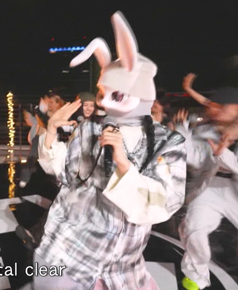 GRD93q_bIAAng9l?format=jpg&name=medium