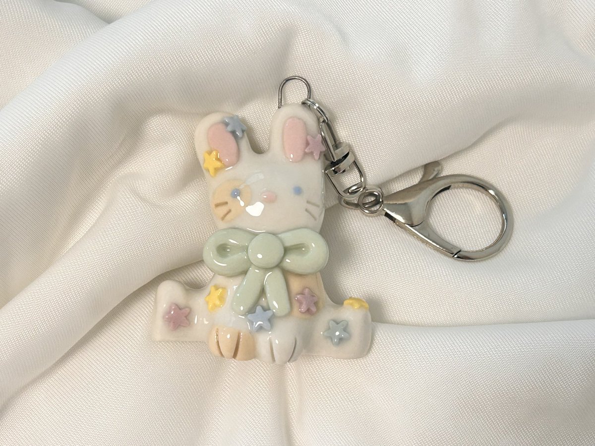 님드라... 내 키링 좀 봐바 완전 요정...🫧🫧🫧🐰🫧🫧🫧🧸🫧🫧🫧🐰🫧🫧🫧🧸🫧🫧🫧🫧트친들 다 토끼 도자기 요정 한마리씩 데려왔음 조켔슴... 진짜 너무 사랑스러움... 종류도 많으니깐 구경이라도 해보락우...🤍🤍🤍🤍
<a href="/mixture_ceramic/">ᴍɪxᴛᴜʀᴇ • 광안리 도자기공방</a> 요정공장장🤍
배송도 빠르고 무사히 왔어요 감사합니다🍀