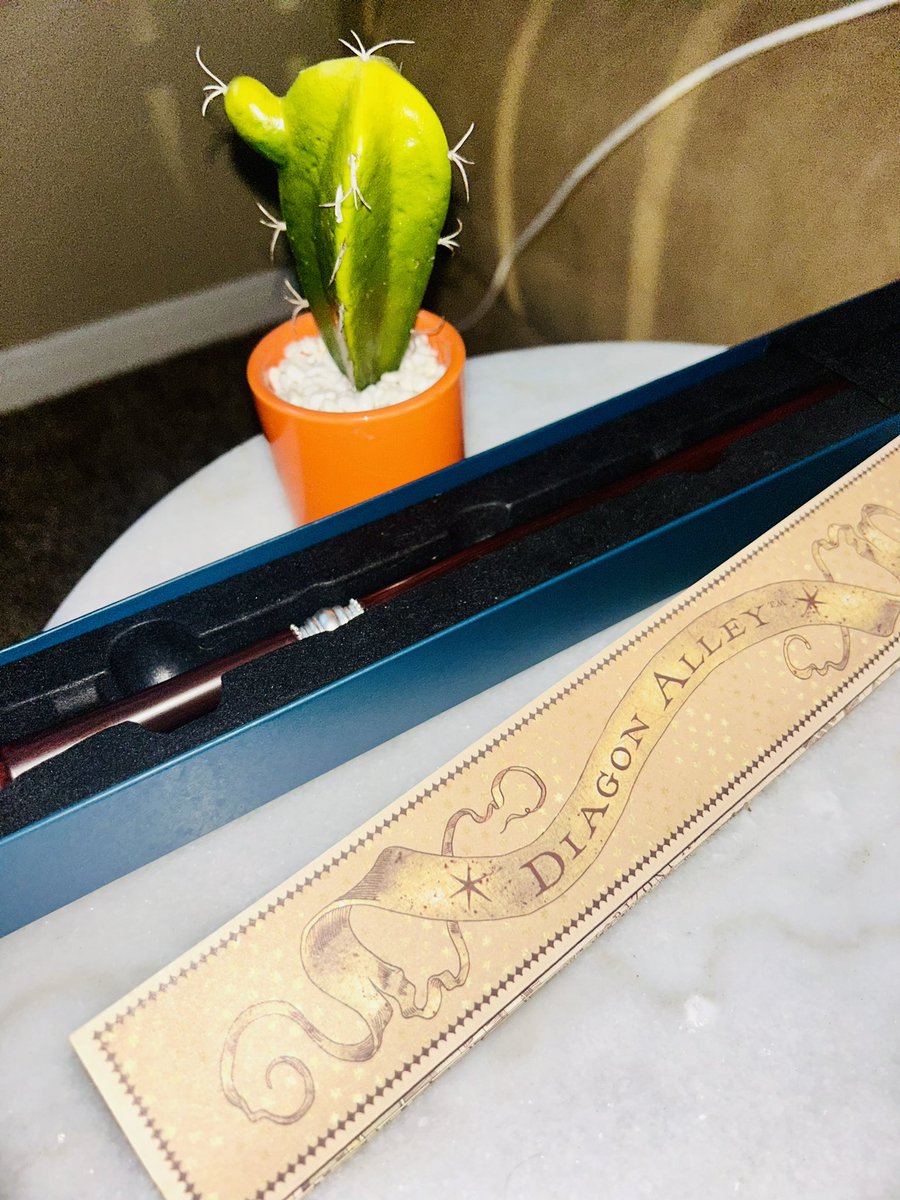 LuzRodTMO's tweet photo. Don’t deliver a product. Deliver an experience!
Helped this family last week &amp; They were very happy w/ their experience &amp; T-Mobile service🙏🏼
SO much that they surprised me today with my very own wand &amp; a Gryffindor shirt from Universal Orlando. I love what I do! #WhartonWizards https://t.co/SdyYZS0uIP