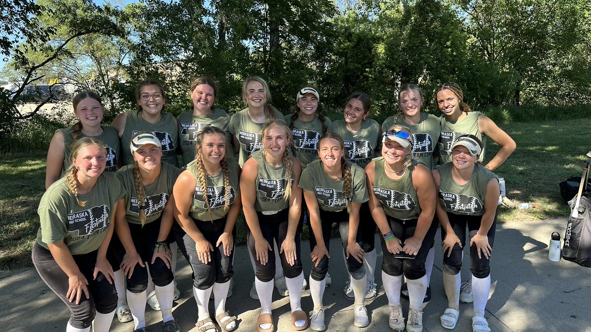 LSW_Softball's tweet photo. Thank you Millard South for hosting another great high school softball camp. Hawks had a great 2 days of softball and fun!! GO HAWKS. https://t.co/tsmTx7X95v