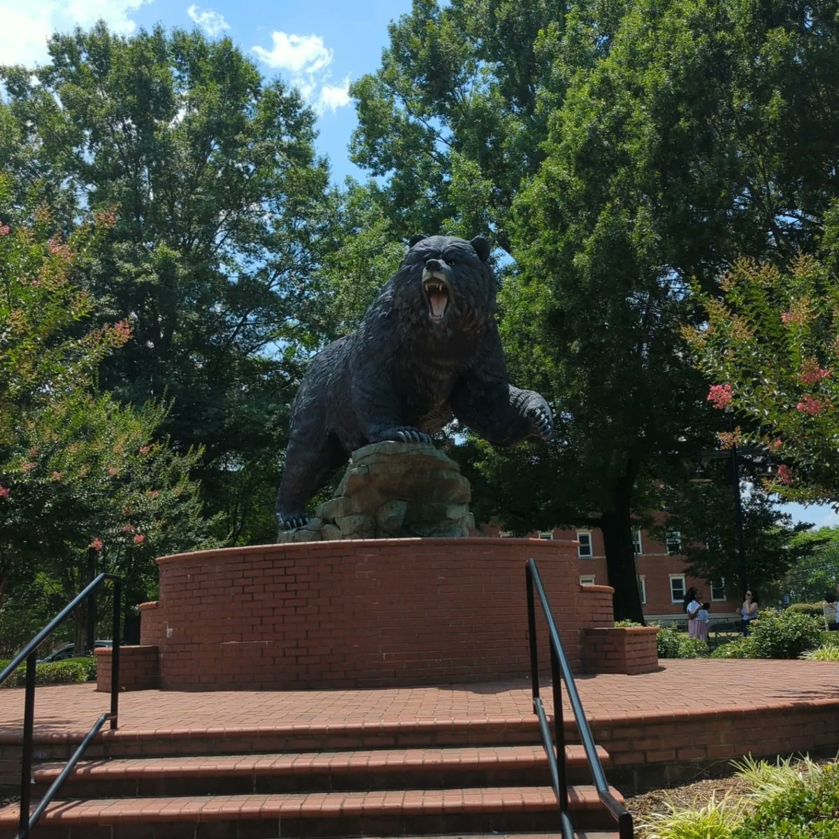 CCPathfinderFl's tweet photo. Day 3/School 8 - @Livingstone1879
Thank you @BlueBear_1879  for a wonderful lunch and tour of campus 

Facts:
Gated campus 
Has a Planetarium 
Has a greenhouse 
One of 2 blue college football fields 
Have esports
Division 2 athletics

#NCICU
#northcarolina
#campustour
#iec
#HBCU https://t.co/dGrMKa4yAl