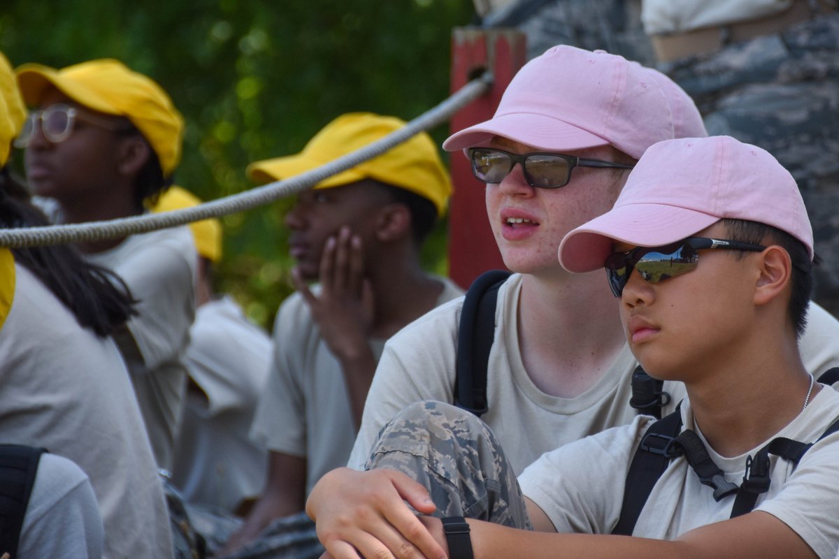 Throughout day 3 of our #CAPCadet encampment, students were challenged to solve a range of team leadership problems, encouraging communication and collaboration. Additionally, students participated in numerous hands-on classes.

More📷: photos.cap.gov/Mid-Atlantic-R…

#CivilAirPatrol
