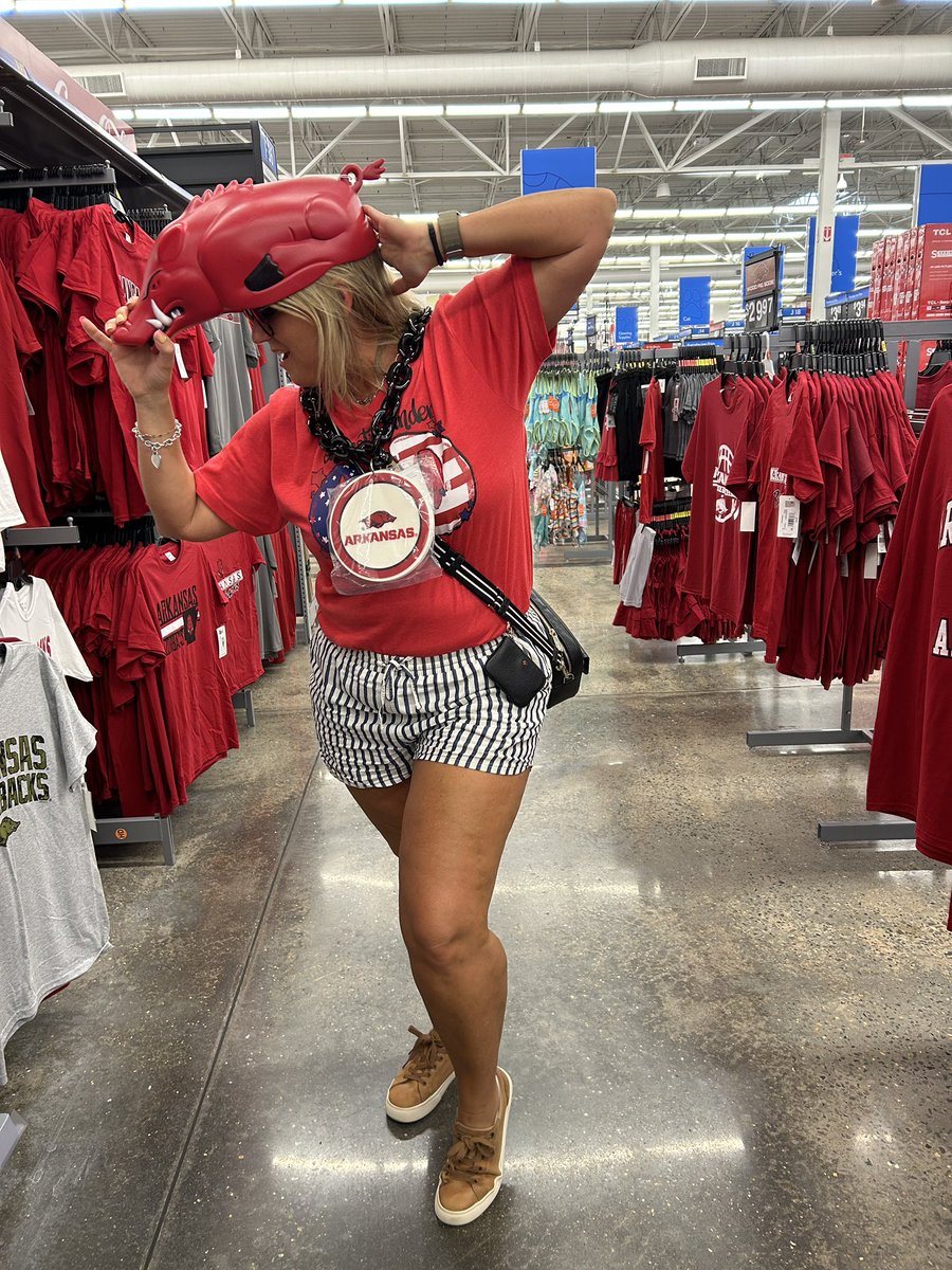 lovelearning75's tweet photo. Well my AR adventures are coming to an end. Yes. I took off days. Yes. There’s work to be done…I can’t get back this time with my family. This is our 4th annual girls trip in #hogcountry . I wouldn’t trade it for anything in the world. Self care is not selfish 💪🏼✌️❤️ https://t.co/pQO2vAv39u
