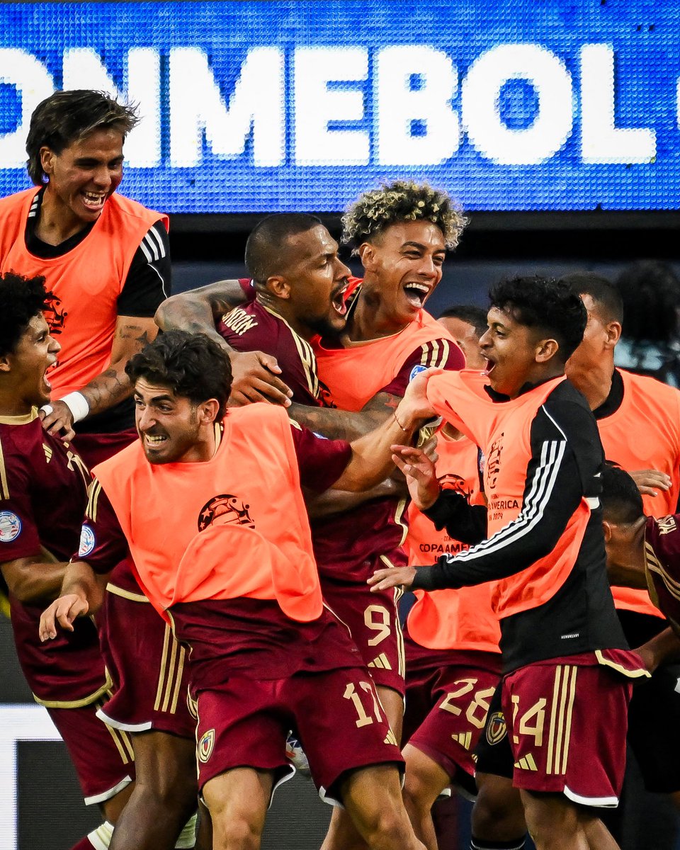 giraltpablo's tweet image. De 1975 a 2004: 0 (CERO) veces entre los ocho mejores de América.

De 2007 a 2024: Cinco de siete clasificaciones a cuartos de final.

Como el buen vino, con el tiempo es cada vez mejor🍷🇻🇪