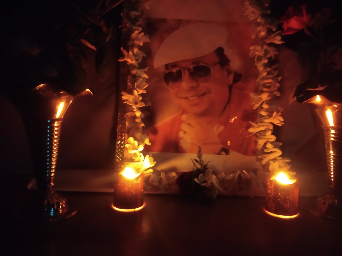 KakoliAdherent's tweet photo. Happy 85th Birthday To The Great Music Director- Actor RAHUL DEV BURMAN❤❤ 🎼🎼🎈🎊🎉🎊🎈🎊🎉
My GURUJII❤❤❤❤🙏🏻🙏🏻🙏🏻🙏🏻😌😌😌😌 https://t.co/UTOWulF6YM