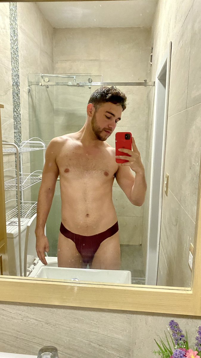 miguelgraterOF's tweet photo. 🧖‍♂️🫧 https://t.co/OY7LJfulC8