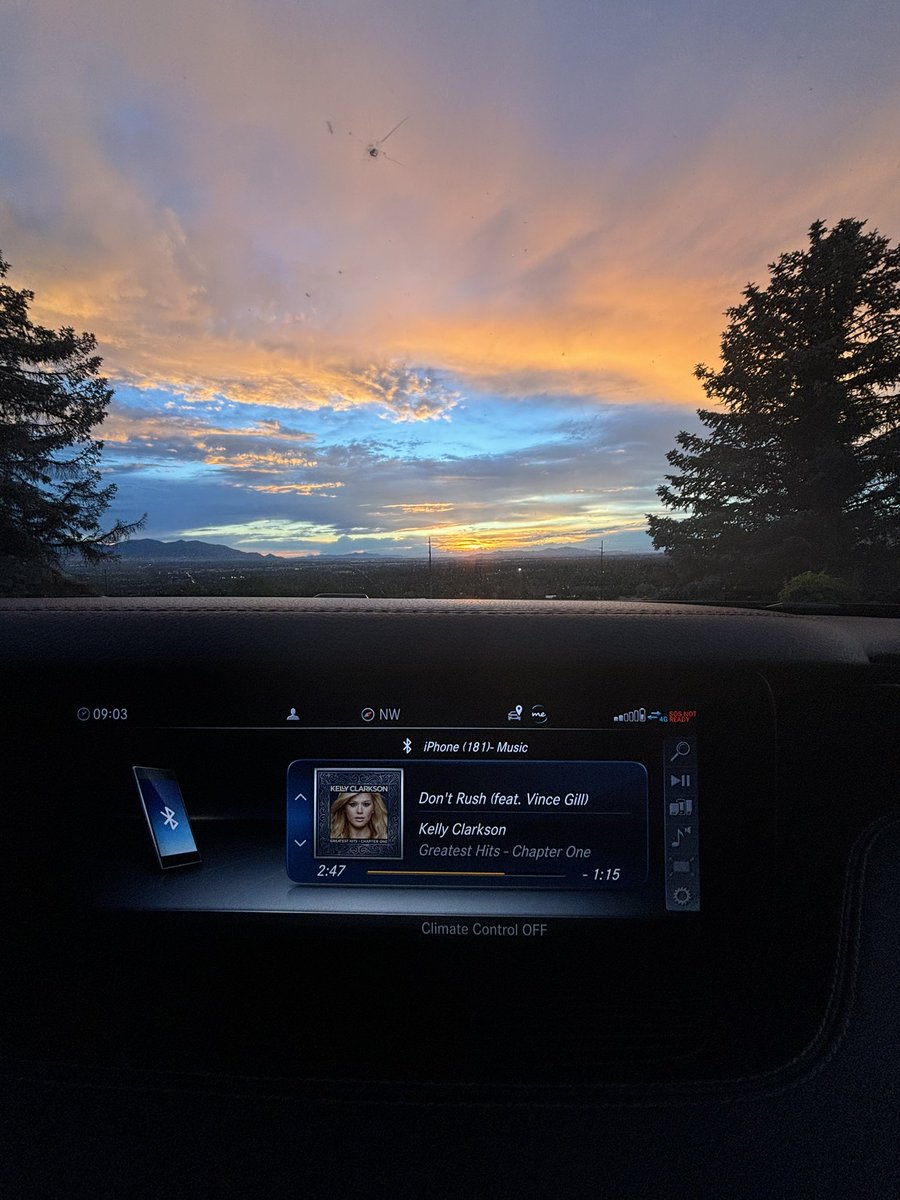 micbrew77's tweet photo. Watching the sunset and listening to @kellyclarkson with my love. #Priceless ❤️❤️❤️ https://t.co/o2suV3Rsr2