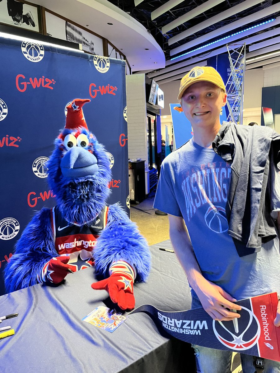 ODawss's tweet image. Met some legends tonight! 
Thank you @WashWizards 🏀

Welcome @alexandresarr_ &amp;amp; @Bubcarrington 

#ForTheDistrict #DCFamily #NBADraft2024 
@WizardsGWiz