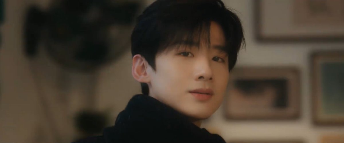 bthebae's tweet image. ในทิ้สุดก้ปิดกล้องอย่างเป็นทางการแล้ว เรียกน้ำย่อยได้สมราคาคุยมาก ภาพสวยสุ้บๆ ใกล้จะได้ดูซางเหยียนกับอี่ฝานแล้วแหละเนอะ คิดถึงการแสดงของจิ้งถิงมาก 

♡ — ˚₊ #วันนี้วันไหนยังไงก็เธอ
･꒰ #FirstFrost | #难哄 | #白敬亭 ꒱