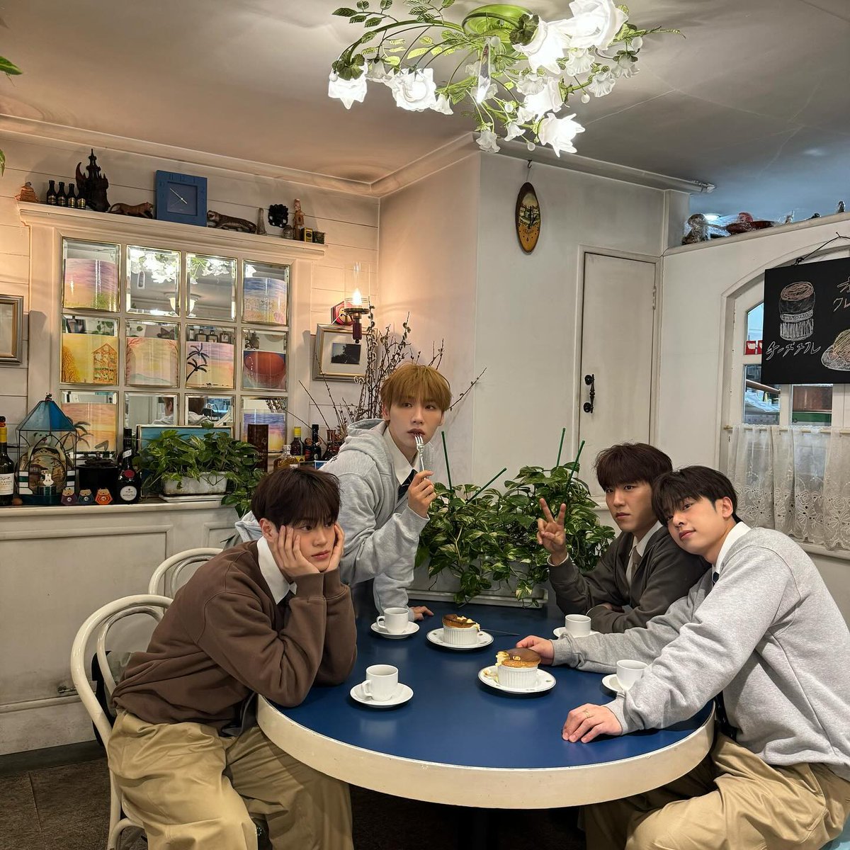 비인🫛 tweet media
