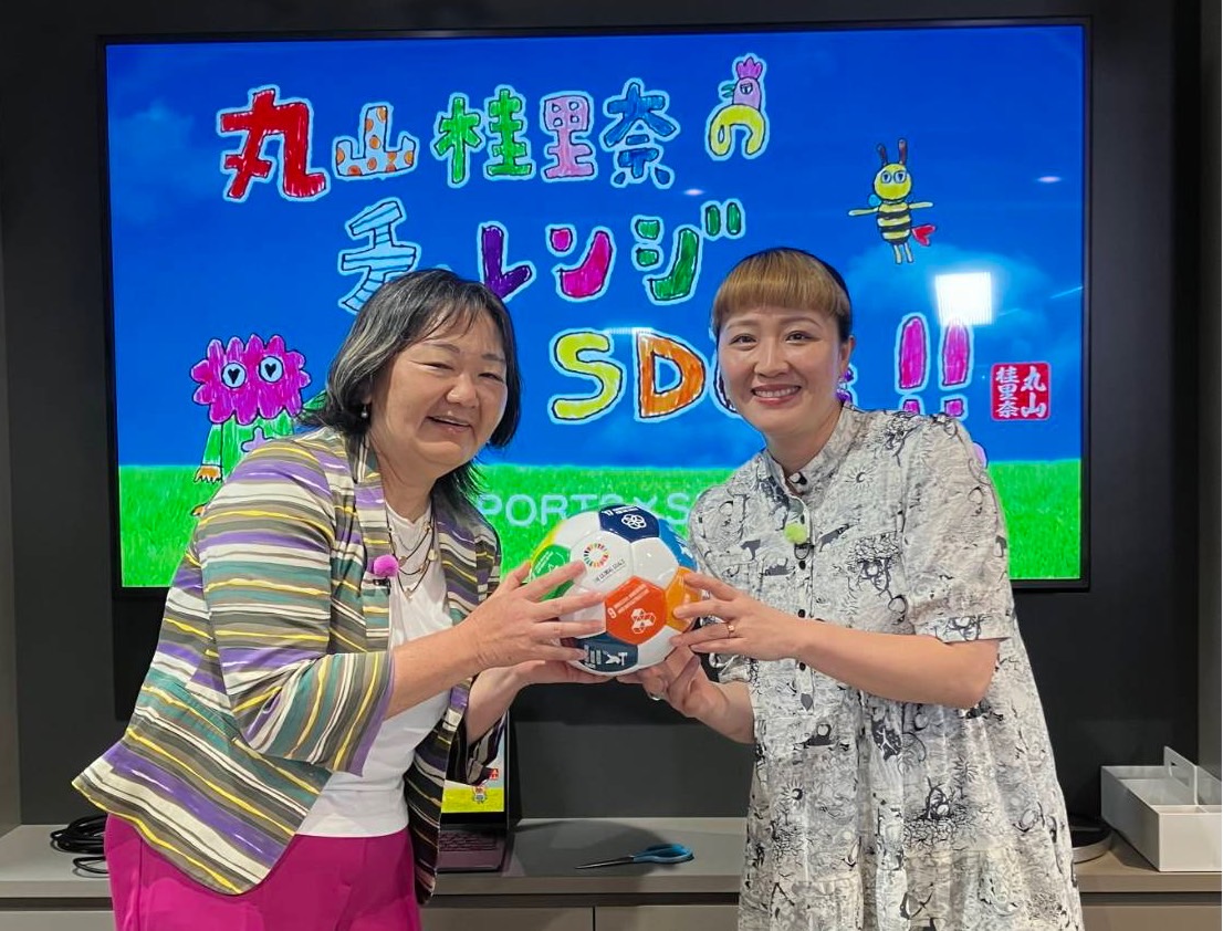 WE_League_JP's tweet photo. ／
小林理事が「丸山桂里奈のチャレンジSDGs」に出演しました📺
＼

見逃し配信は全国でご視聴頂けます‼️
#WEリーグ の取り組みやアメリカ #女子サッカー 事情について放送頂きました✨
ぜひご視聴ください😊👇
(7月22日までの配信です）

丸山桂里奈のチャレンジSDGs Vol.12 https://t.co/izdaxW0Ky0