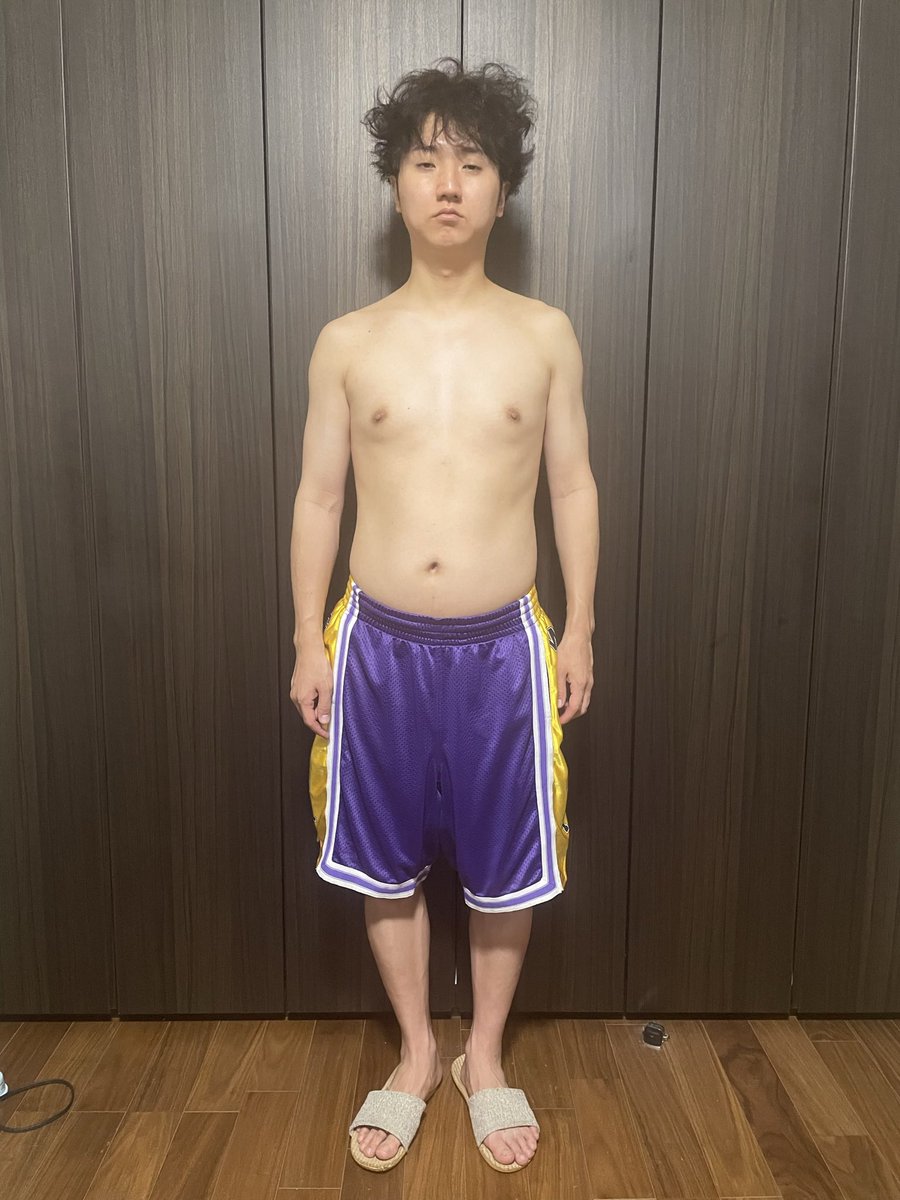 nishino_macaron's tweet photo. 筋トレと出逢って10ヶ月 https://t.co/AkcQv6KNU5