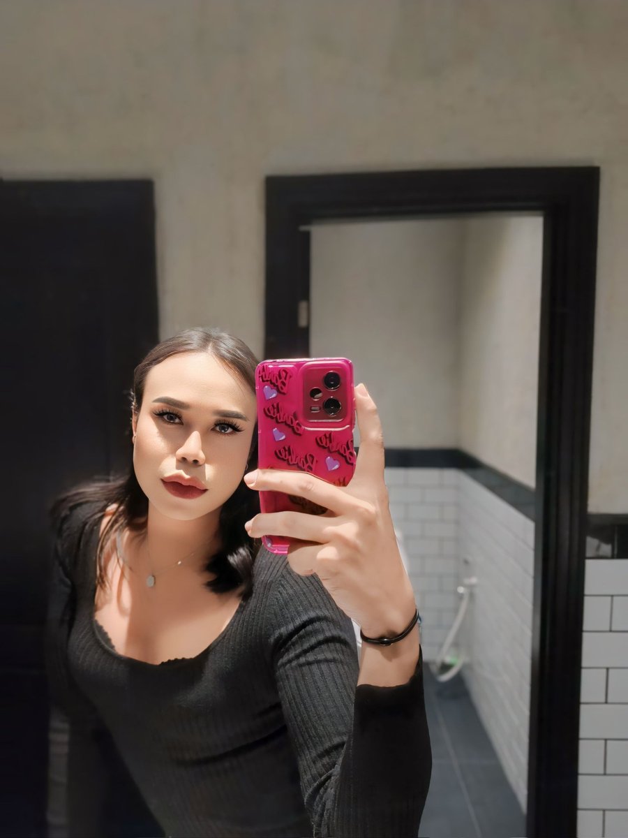 chessa1920's tweet photo. Close the dor 🔥🔥🔥 https://t.co/38cpJyQEda