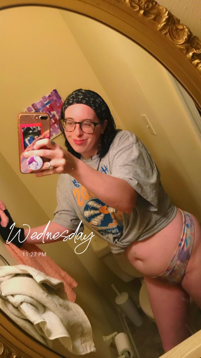 s00fixated's tweet photo. Goodnight 🥵 check out my #ContentCreation #sale #growing #SubscibeHere https://t.co/G0lRaZwtbX 👀👀🔥😍 #local #online #f4f #glasses #legs #selflove #selfie https://t.co/RfwERPFR9o