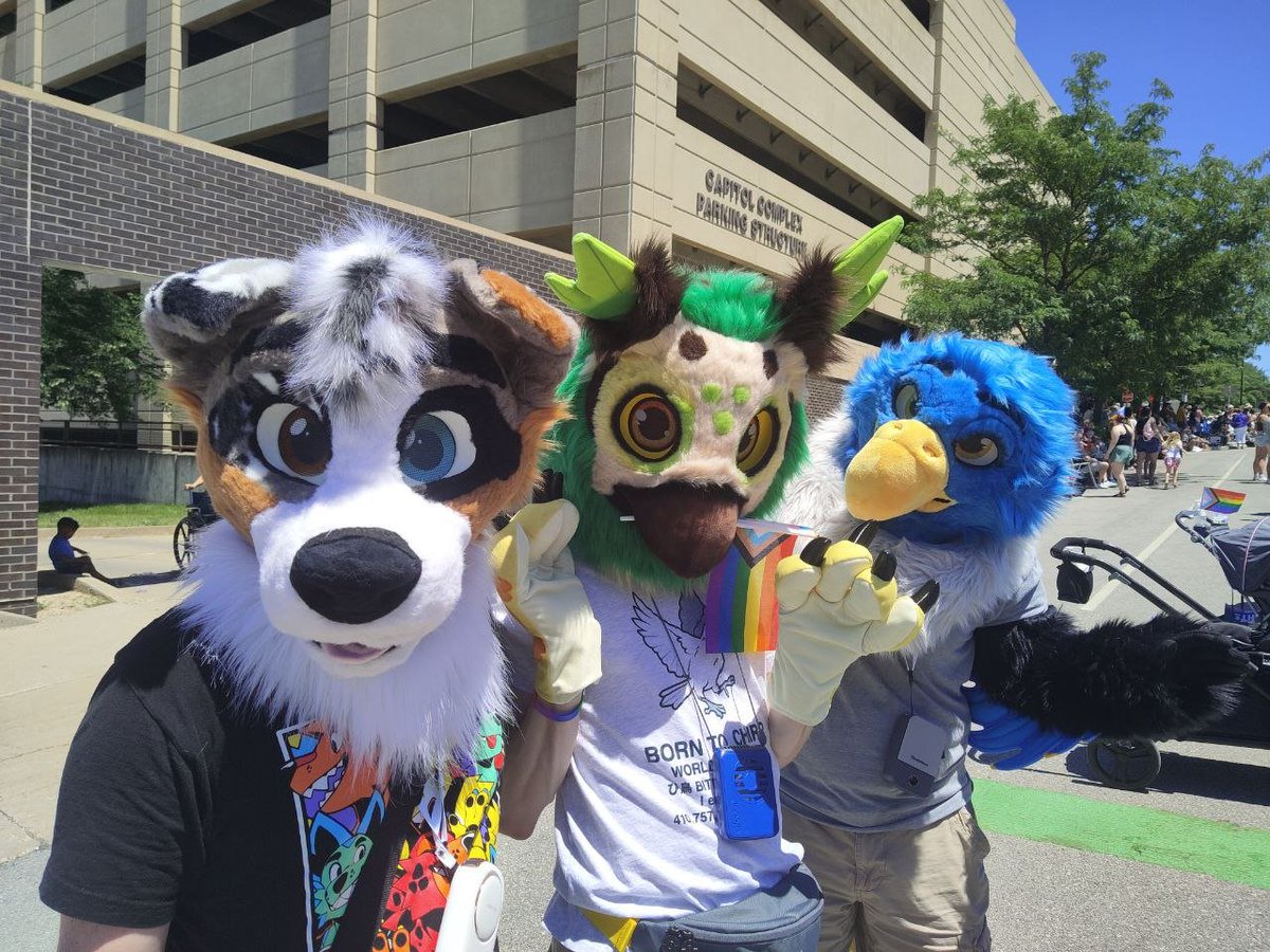 Sorni (@sornidoggo) on Twitter photo Some pics back from Des Moines Pride this fine #FursuitFriday
Featuring <a href="/RegenTheOwl/">Regen @ FM</a> and <a href="/A_Huge_Bird/">Ahab is still a blue bird</a> Some pics back from Des Moines Pride this fine #FursuitFriday
Featuring <a href="/RegenTheOwl/">Regen @ FM</a> and <a href="/A_Huge_Bird/">Ahab is still a blue bird</a>