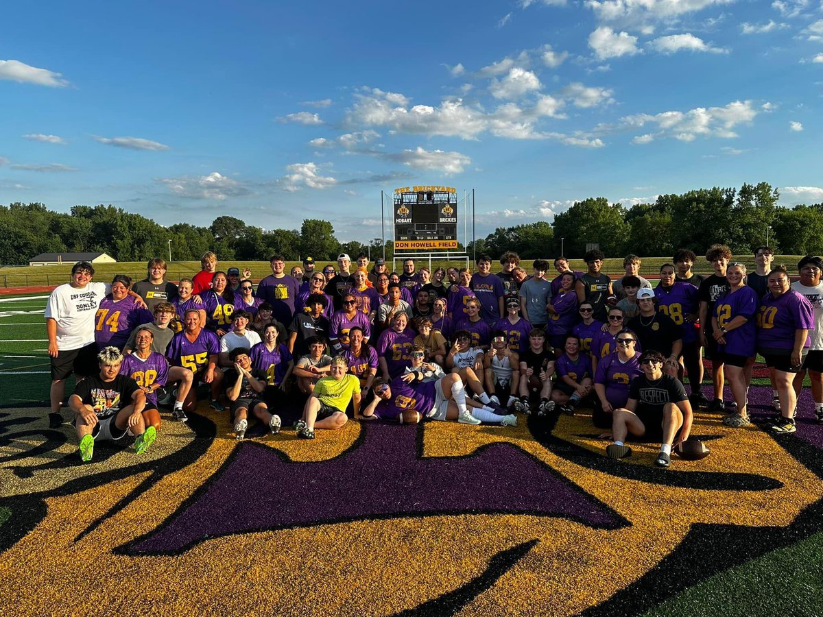 Thanks <a href="/brickiesfb/">Hobart Football🧱</a> and <a href="/coach_schreib/">Coach Schreiber</a>  for organizing this practice with all of our moms.  It was great to see them compete and encourage them this time.