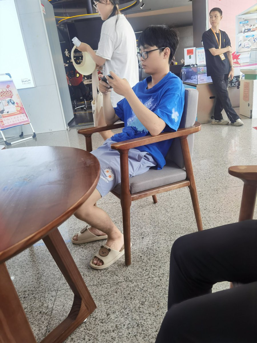 小乌云 tweet media