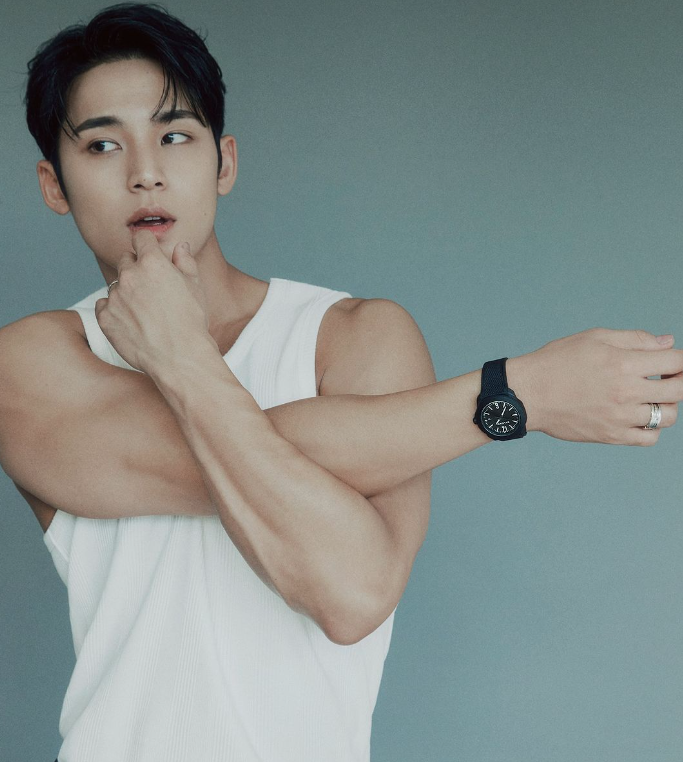 SEVENTEEN's Mingyu in new gorgeous photos for Men Noblesse.