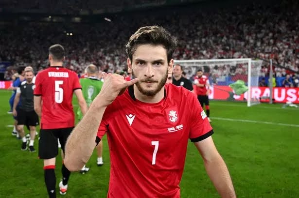 This lad takes me back to the late 80s and early 90s when I bought replica shirts of legendary players like Roberto Baggio and wore them in football training and in the street. Tempted to buy a Khvicha Kvaratskhelia shirt even though I'm aged 53