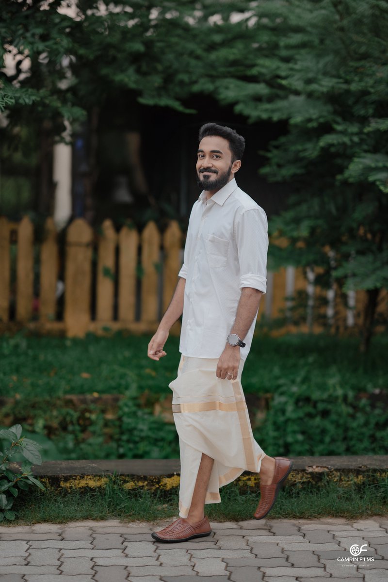 camrin_films's tweet photo. Stepping into forever with my best friend. 👫

#Engaged #FutureMrAndMrs ##TogetherForever #BokehBliss #BridalRadiance #BlessedGroom #BrideToBe #CandidMagic #CelebrateLove #JoyfulUnion #bride #Trendings #instagram #viralpost #candid #couples_goals #weddingroom https://t.co/GOgIf6mx6e