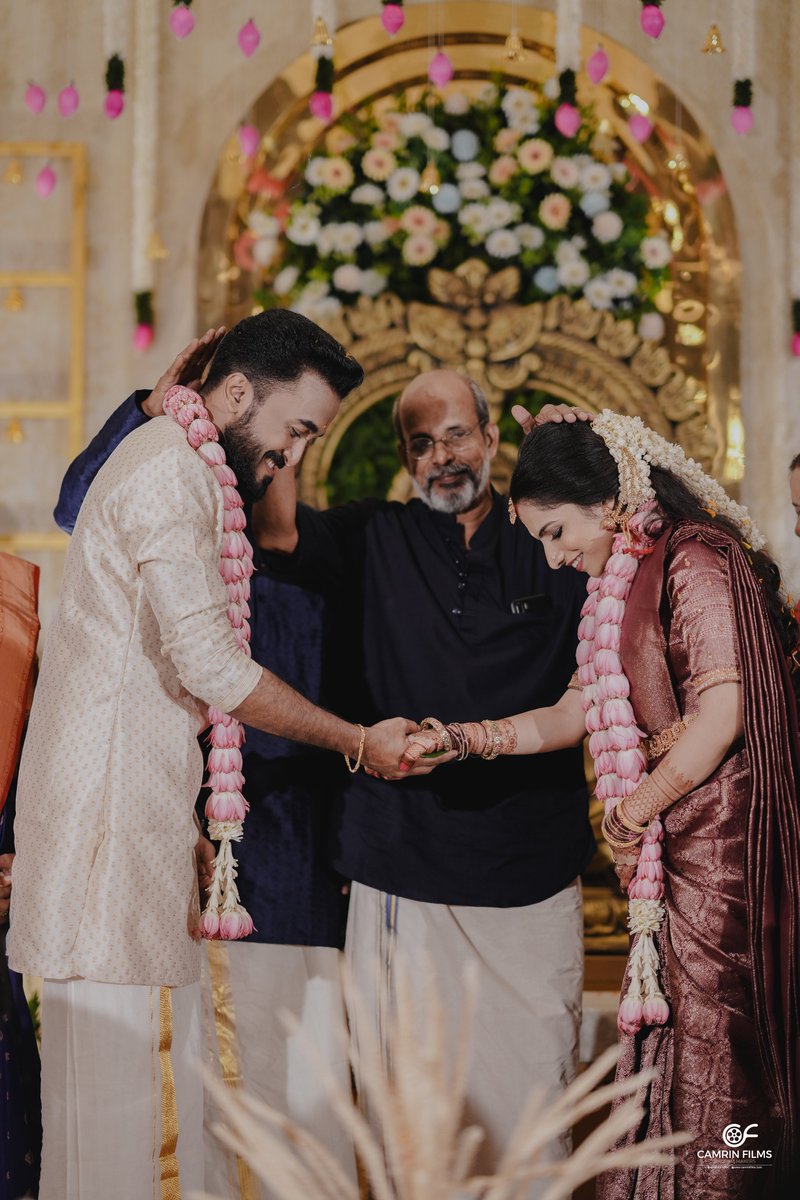 camrin_films's tweet photo. From this day forward, we walk hand in hand. 💍

#Engaged #FutureMrAndMrs ##TogetherForever #BokehBliss #BridalRadiance #BlessedGroom #BrideToBe #CandidMagic #CelebrateLove #JoyfulUnion #bride #Trendings #instagram #viralpost #candid #couples_goals https://t.co/SEL6ZjPk9A