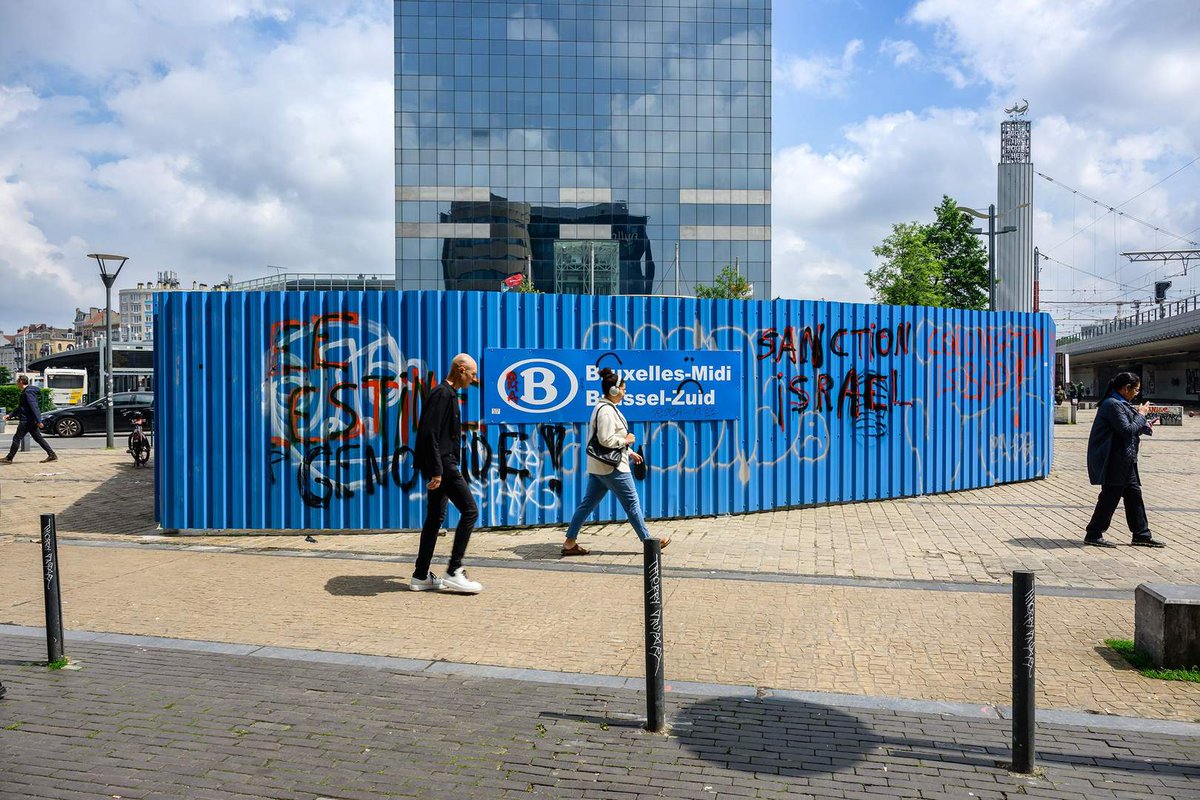 Brussel-Zuid, de stadswoestijn die al vijftien jaar stilstaat: bruzz.be/actua/stedenbo…