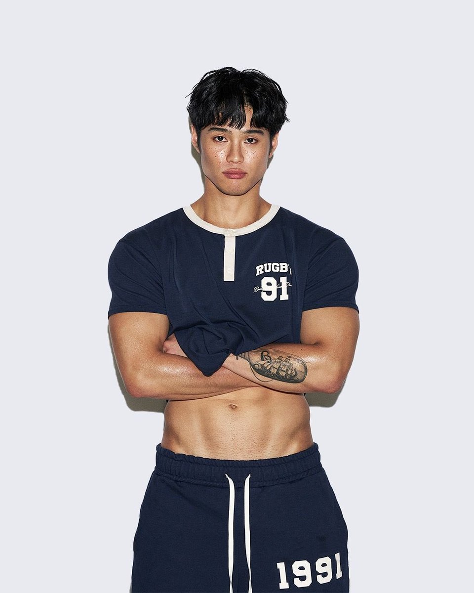 lovedawoon's tweet photo. he's so fine lord https://t.co/JUGZiqHWpc